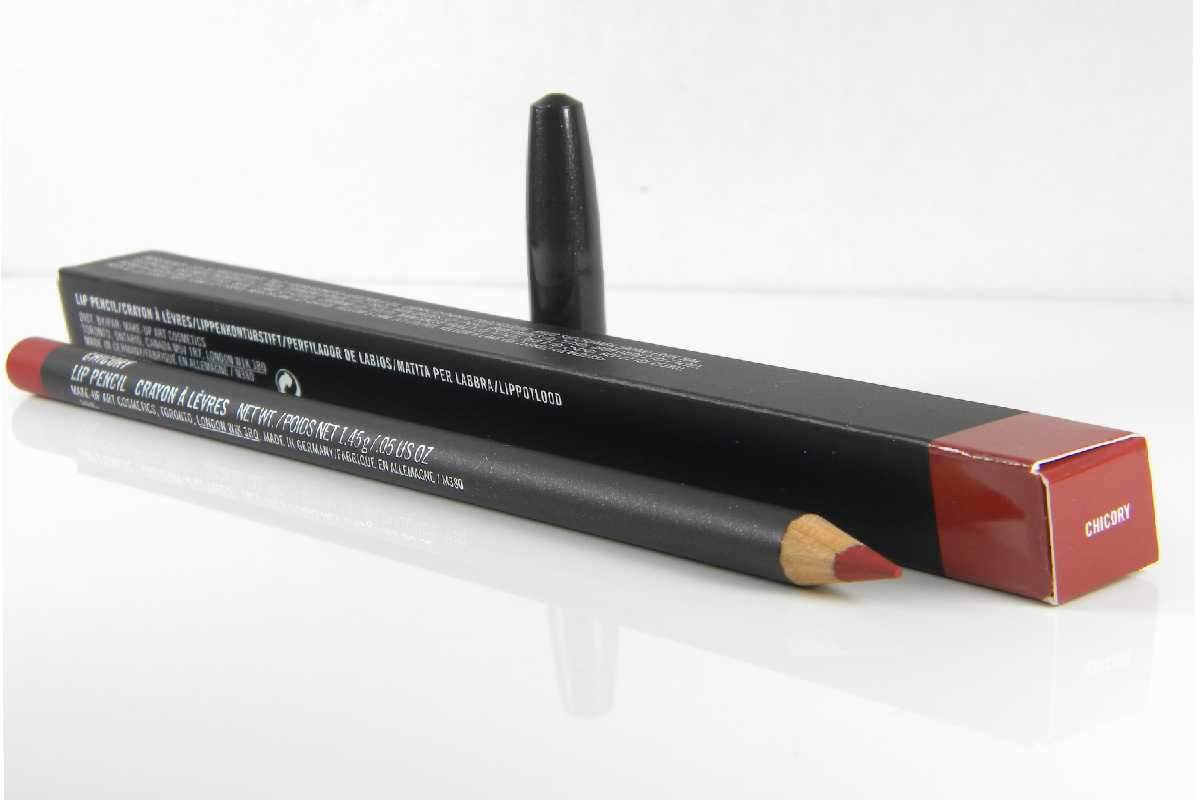 MAC Chicory Lip Liner